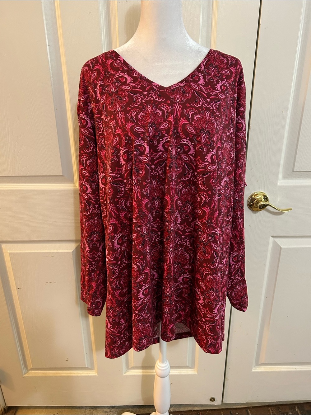 Roaman’s long sleeve tee, size 1X (22/24)